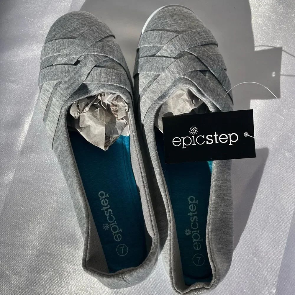🔥4/$25 Epic Step Gray Slip On Comfy Casual Flats Woman’s Size 7